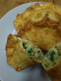 Una foto de Empanadas de queso distintas