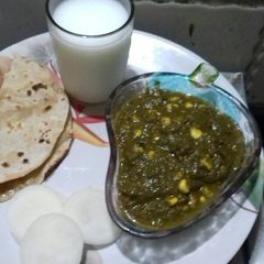 A picture of Spinach corn sabji.