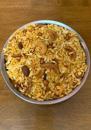 A picture of Thick poha chivda.
