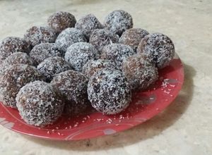 صورة لوصفة كرات الشوكلاته بجوز الهند