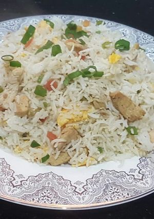 A picture of Chicken fried rice.