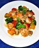 CAMARONES SALTEADOS CON VEGETALES Y SALSA DE OSTRAS. JON STYLE