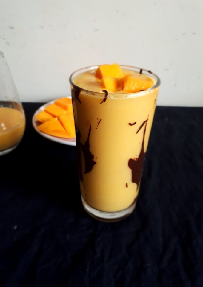 A picture of Mango lassi with chocolate.