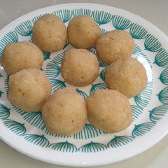 A picture of Coconut laddu recipe.