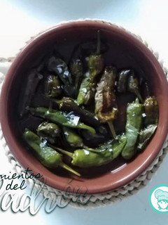 Una foto de Pimientos del Padrón en freidora de aire