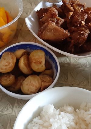 Hình của món Thịt vịt kho gừng, canh hến thanh mát giải nóng ngày hè.