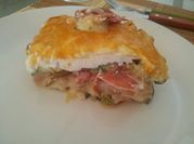 Una foto de pastel de queso y calabacín