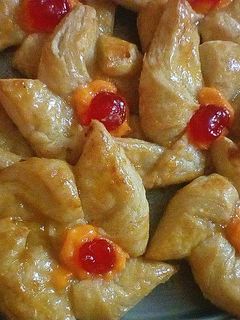 صورة لوصفة الدنش و الباتيه والكرواسون من نفس العجين