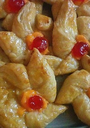صورة لوصفة الدنش و الباتيه والكرواسون من نفس العجين