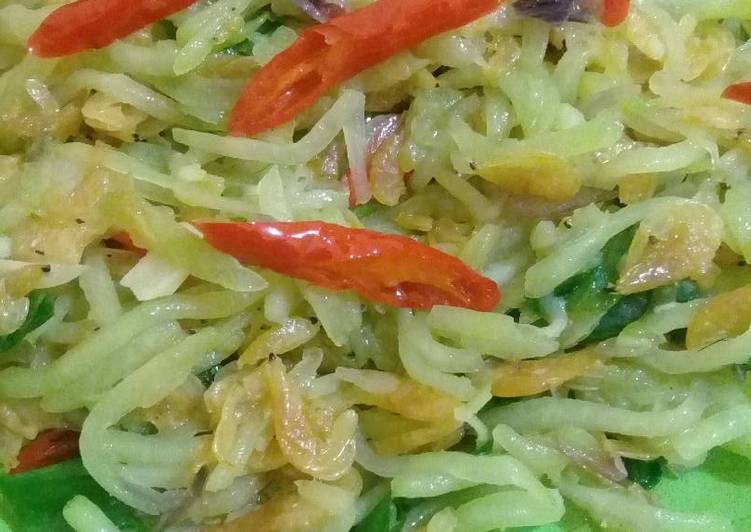 Proses mengolah Labu siam tumis rebon Anti Gagal