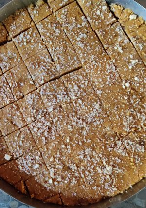 ડ્રાયફ્રુટ સુખડી (Dryfruit Sukhdi Recipe In Gujarati) રેસીપી મુખ્ય ફોટો