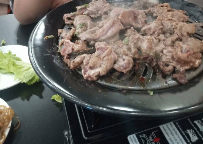 Beef + chicken bulgogi dengan saos sukiyaki