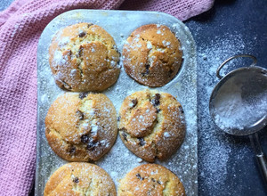 Φωτογραφία της συνταγής Cupcakes βανίλιας με κομματάκια σοκολάτα γάλακτος