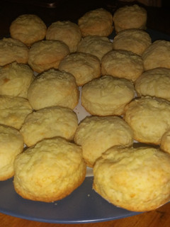 Una foto de Scones de queso🧀🤤