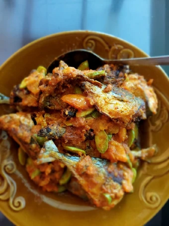 Easy Steps to Prepare Recipes Ikan Kembung Sambal Pete the Delicious Appealing.