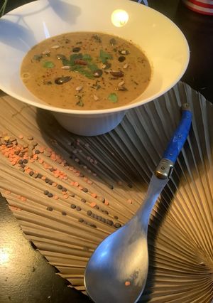 Une photo de 🫘Velouté de lentilles 🌾patate douce 🍠 de grand-mère