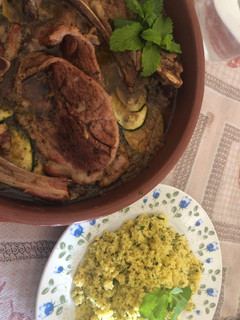 Una foto de 353. Tajine de cordero con calabacines, ciruelas pasas y menta (principal carne)