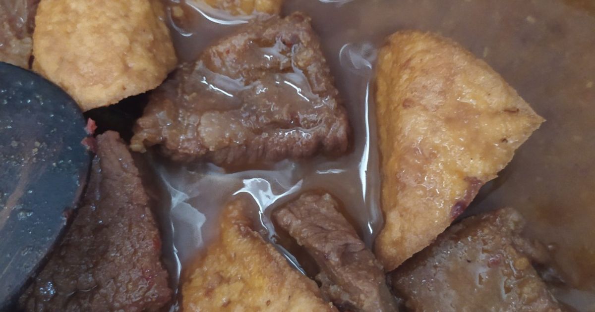 Semur Daging Sapi dan Tahu Goreng