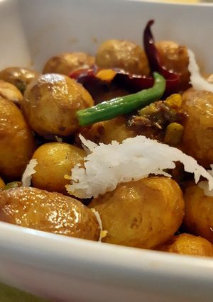 ছোট আলুর দম(Choto Alur Dom recipe in Bengali) রেসিপির প্রধান ছবি