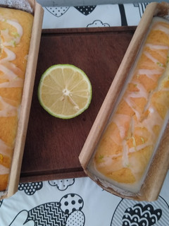 Una foto de Budín de limón 🍋