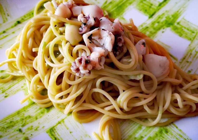 How to Prepare Quick Spaghetti con seppioline e crema di piselli