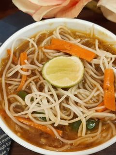 थुकपा (thukpa recipe in hindi) रेसिपी मुख्य फोटो