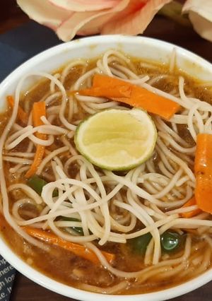 थुकपा (thukpa recipe in hindi) रेसिपी मुख्य फोटो