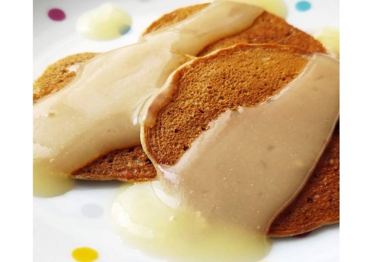 Tortitas Veganas con coco y salsa de piña (sin azúcar)