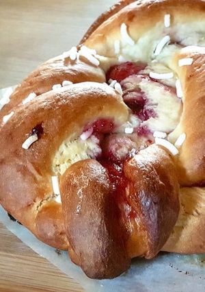 Foto di Pan brioche alla ciliegia