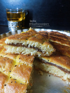 عکسی از دستور نان کماج خرمایی 🍞