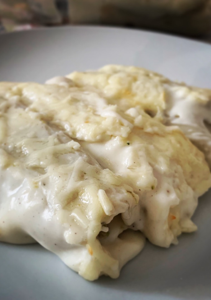 Una foto de Canelones de pollo asado