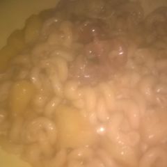 A picture of Macaroni wit potatoes.