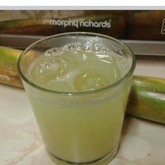 Homemade sugarcane juice A picture of Homemade sugarcane juice.