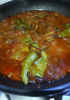 A picture of 3 spice koyla karahi.