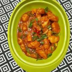 รูปของ Ayam Asam Manis (ayam kuluyuk) 🐓