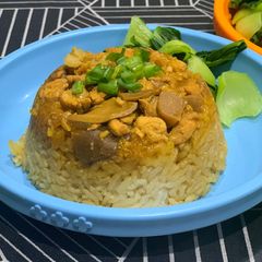 A picture of Nasi Tim Ayam (chicken steam rice).