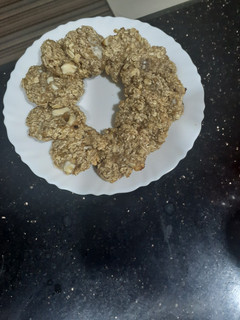 A picture of Oatmeal banana cookies.