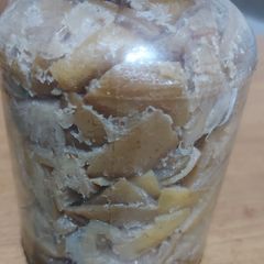 A picture of Salted lemon peels.