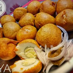 A picture of Egg pakora.