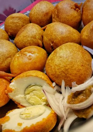 A picture of Egg pakora.