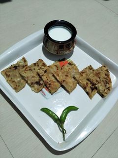 આલુ પરાઠા(Aloo PAratha Recipe In Gujarati) રેસીપી મુખ્ય ફોટો