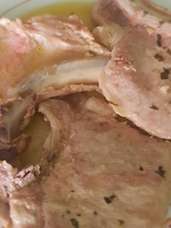 Una foto de Chuletas de cerdo al estragón en olla rápida