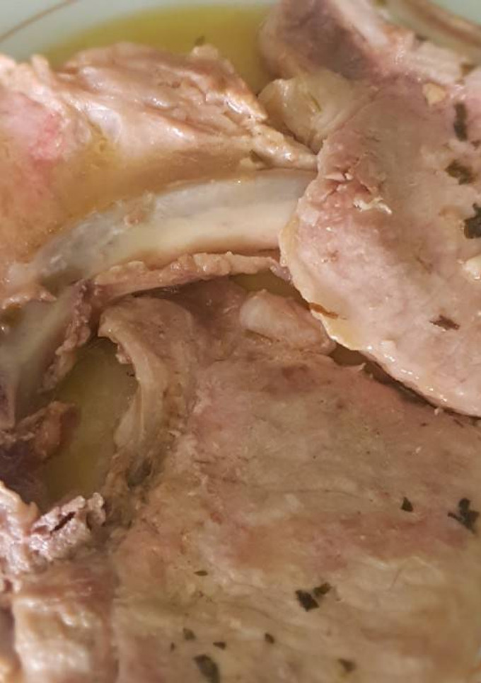 Una foto de Chuletas de cerdo al estragón en olla rápida