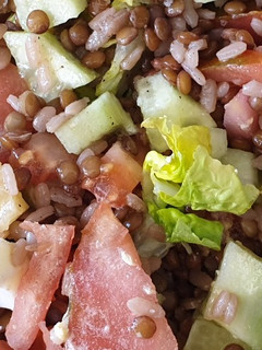 Una foto de Ensalada de lentejas y arroz