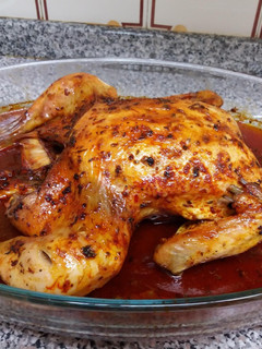 Una foto de Pollo al horno / súper fácil