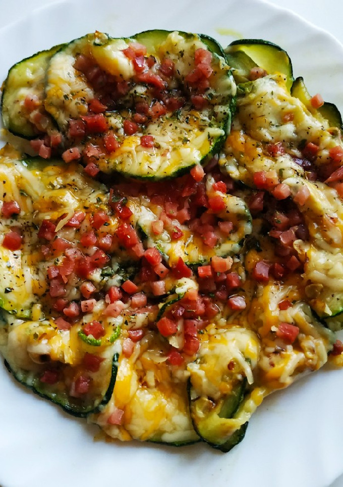 Una foto de "Pizza" con base de calabacín 🤤