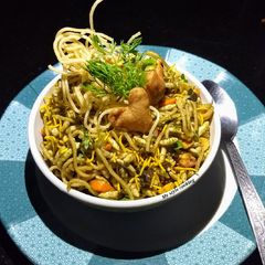 A picture of Crispy noodles bhel.
