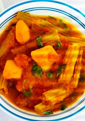 સરગવા બટાકા નું શાક રેસીપી મુખ્ય ફોટો