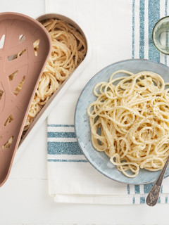 Una foto de Espaguetis en salsa de queso - Quick Pasta Recipes Cooker | Lékué