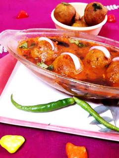 केला कोफ्ता करी (Kela Kofta Curry recipe in hindi) रेसिपी मुख्य फोटो
